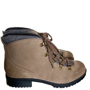 Clarks NEW Faralyn Alpha Soft Cushion Suede Hiking Boots In Taupe Size 9